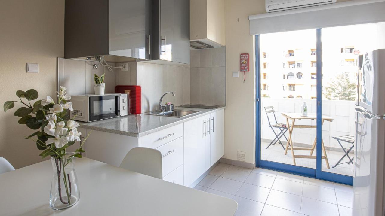 Apart Praia Da Rocha - Ac - Wifi - By Bedzy Portimao Ngoại thất bức ảnh